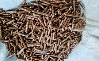 秋季到來，儲存鋸末顆粒機(jī)生物質(zhì)顆粒的正確方式